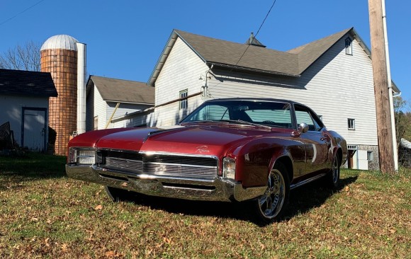 Buick riviera 1967 ( France dpt 22)