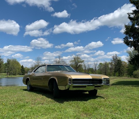 Buick riviera 1967 ( France dpt 06)