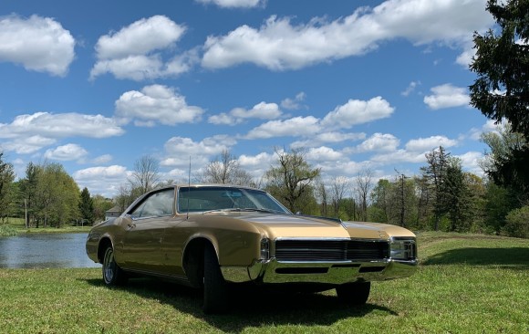 Buick riviera 1967 ( France dpt 06)