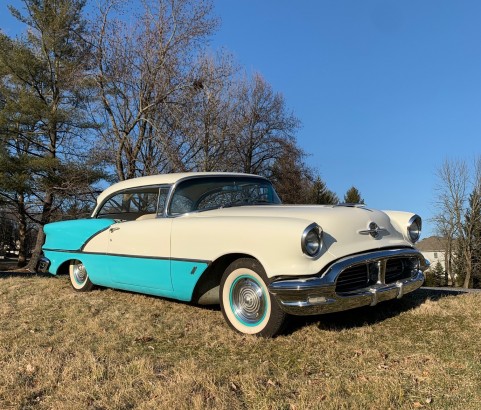 Oldsmobile Holiday 88 coupe 1956 ( France dpt 51)