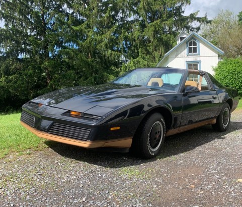 Pontiac Trans Am 1982 ( France dpt 69)