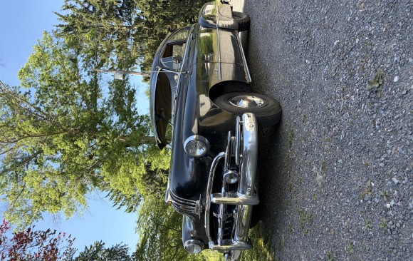 Pontiac silver streak fastback 1949 ( France dpt 76)