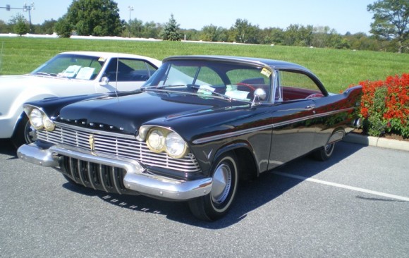 Plymouth Belvedere hardtop coupe 1957 ( France dpt 13)
