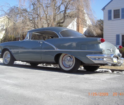 Oldsmobile 88 Holiday hardtop coupe 1956 ( France dpt 63)