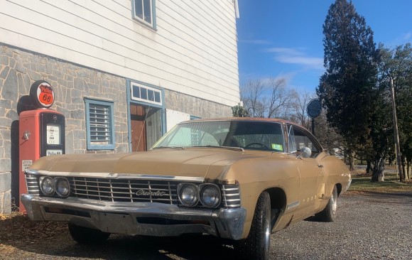 Chevrolet Impala coupe 1967  ( Macungie, PA )